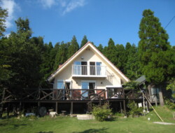 おとぎ話にでてくるような熊本の木の家　自然素材の家　手刻みの家(白水村の家)　手造りﾄﾞｱ　薪ストーブサムネイル