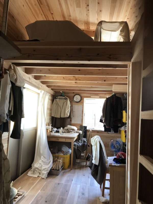 高森の住まい　仮小屋に引っ越ししました！！　以前より熟睡できてます！！サムネイル