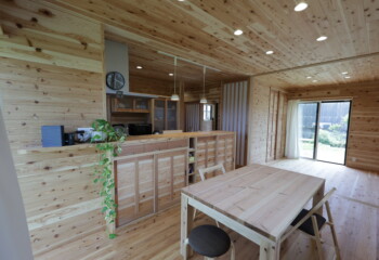 田畑の風が通る、木のお家サムネイル