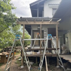 学童施設のテラス屋根工事を行いました🔨サムネイル